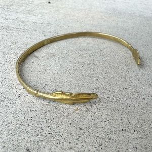 Chibi : Adjustable Feather Cuff